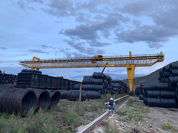 山東門式起重機(jī)銷售聊城廠家60t龍門架起重機(jī)