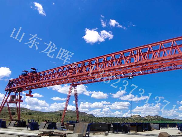 山東臨沂門式起重機(jī)銷售廠家45t包廂龍門吊自重