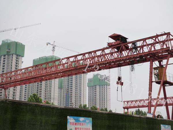 浙江金華門式起重機廠家起重機中吊桿裝置的作用