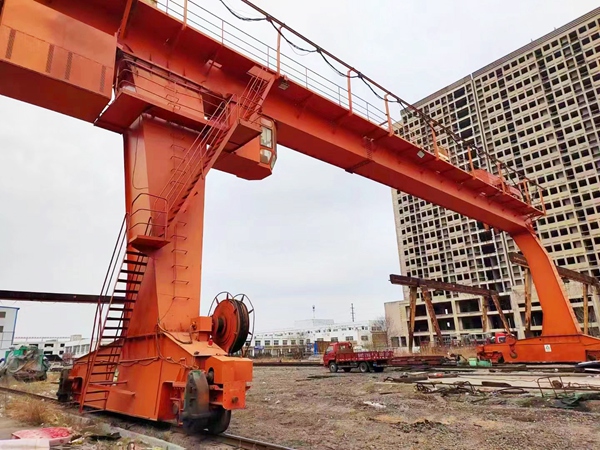 起重機(jī)發(fā)動(dòng)機(jī)溫度過高時(shí)要這樣做！